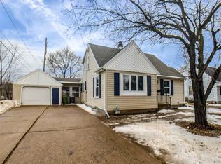 607 E 3rd St, Kimberly, WI 54136