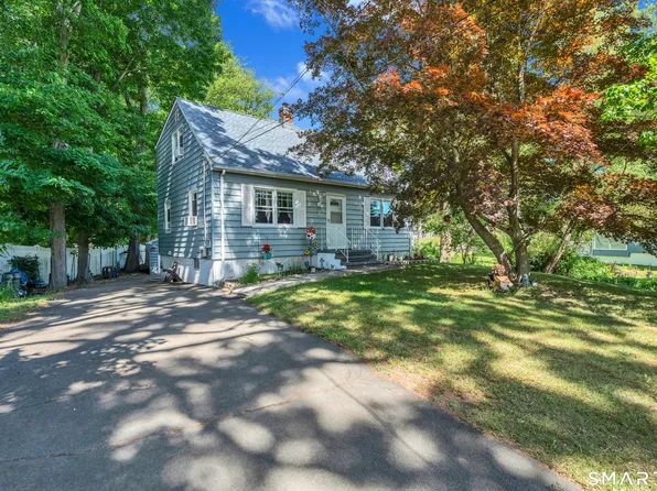 211 Maple Avenue, North Haven, CT 06473
