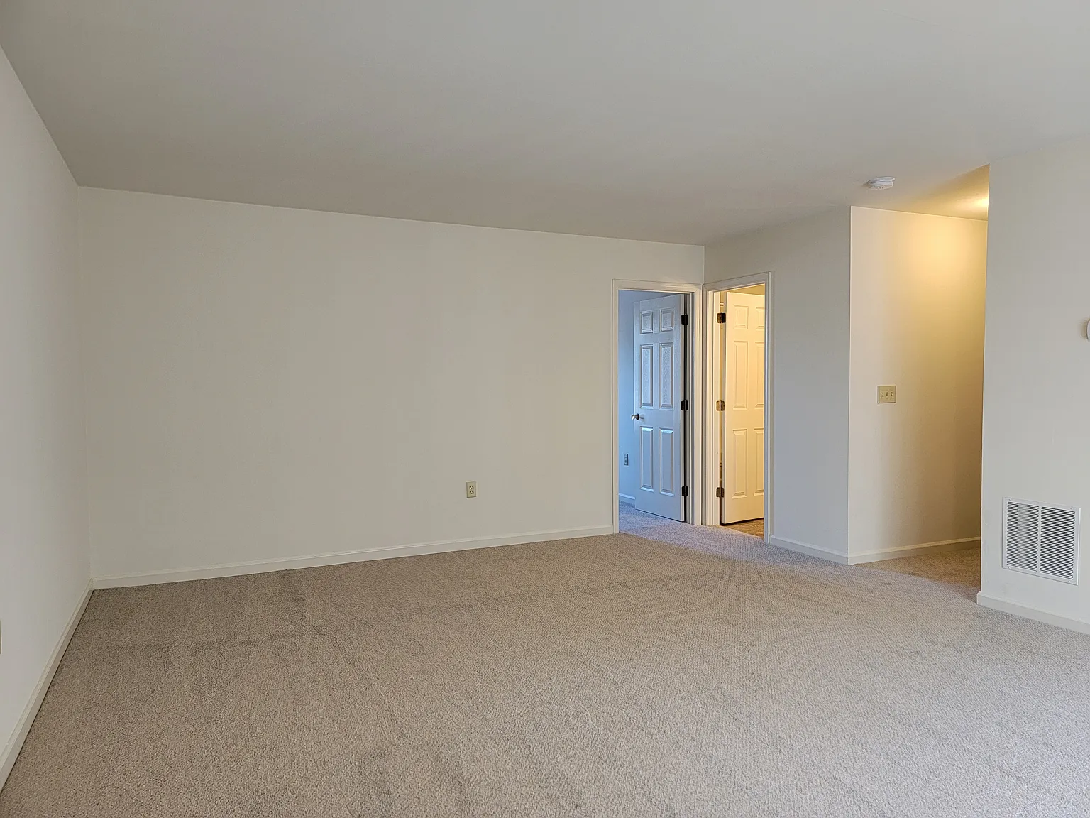 1 bed, 721 sqft, $1,195 — Photo 3