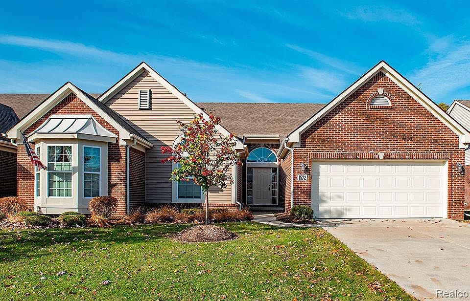 1st image of 1572 Andover Cir