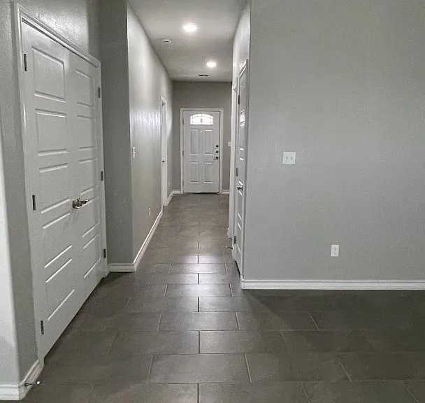Encino Crossing — Photo 15