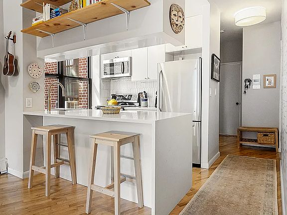 3rd image of 115 Eastern Pkwy APT 4F