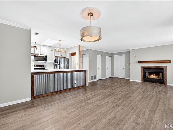 5th image of 2320 Rutger St APT E