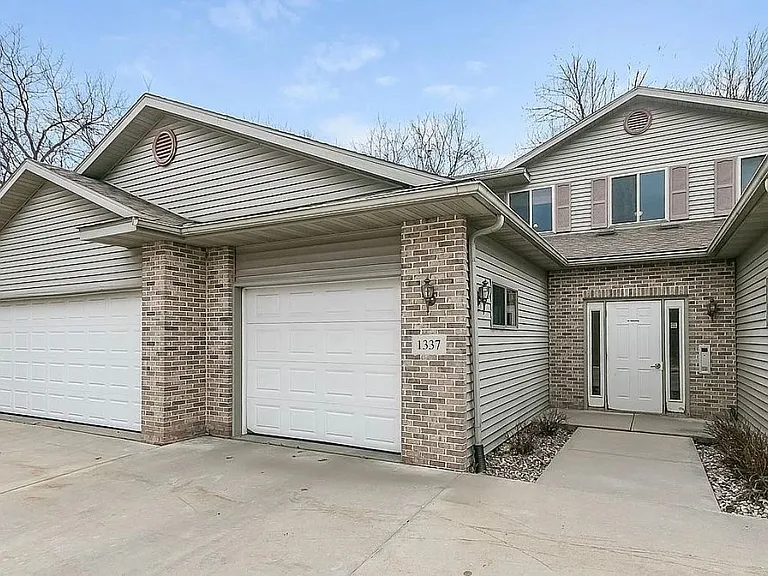 1337 Carpenter St — Photo 7