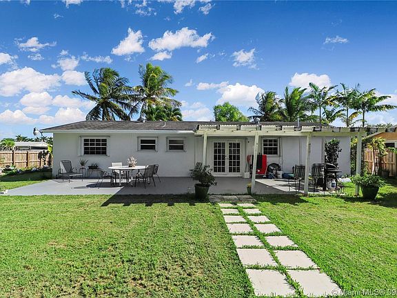 2nd image of 9203 SW 182nd St