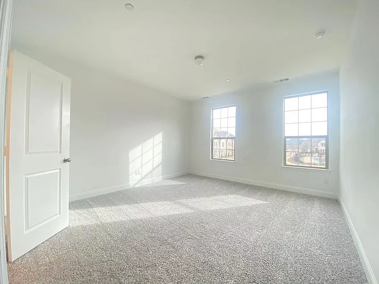 1495 Perrin Ln — Photo 11