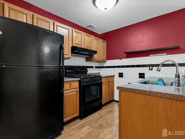 19 Delavan Ct — Photo 16