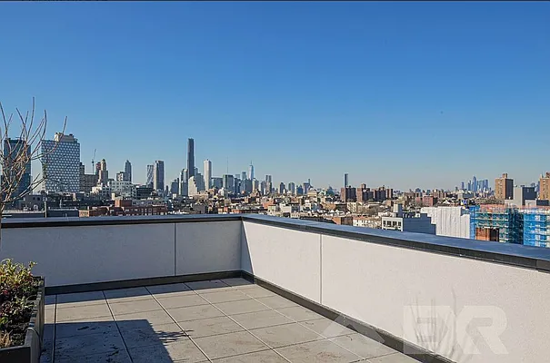 Rented by EXR | media 10