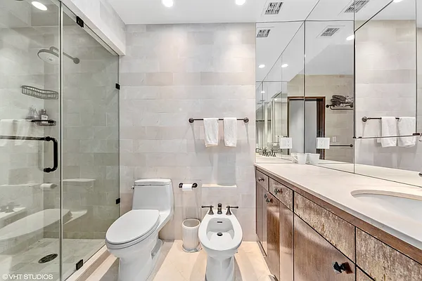 Sold by Maltz Auctions Inc | media 28