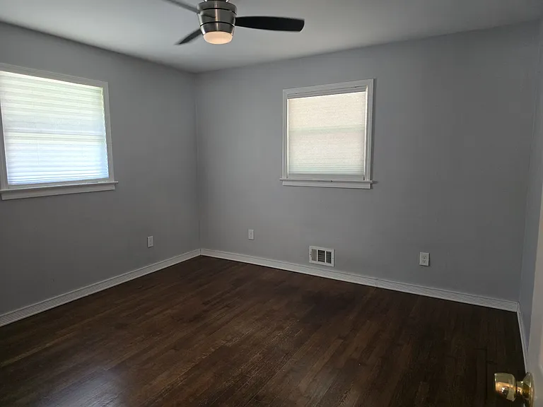 869 Jefferson Ave — Photo 12