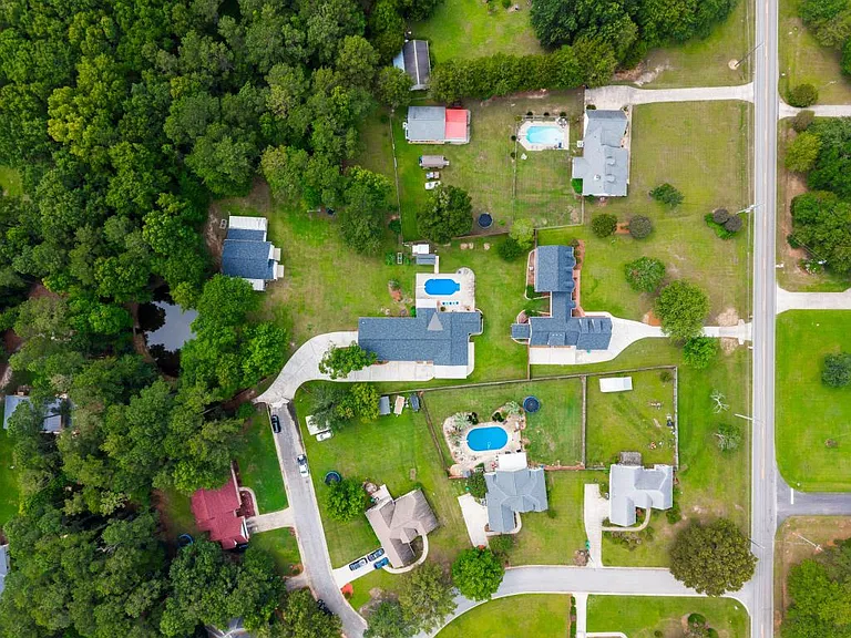 633 Thompson Mill Rd — Photo 81