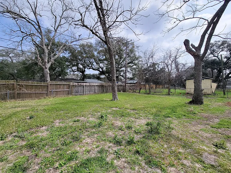 301 Cypress St — Photo 39