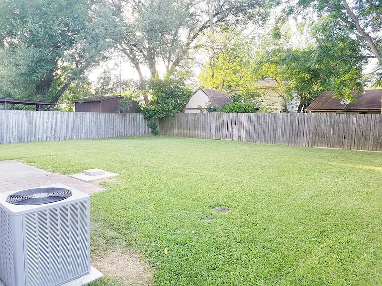 3019 Becket St — Photo 24