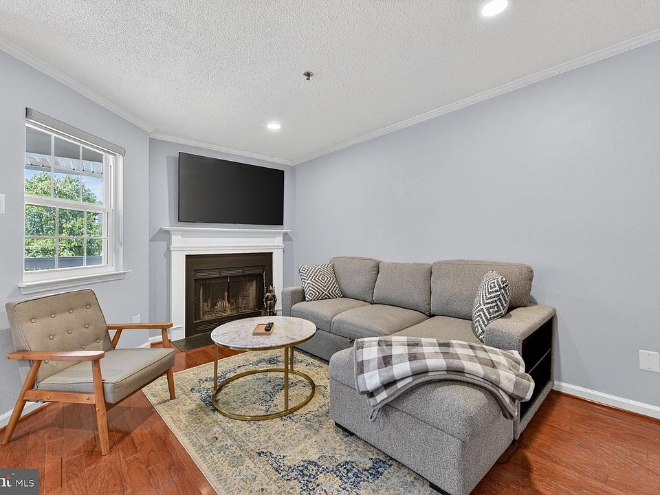 1st image of 1524 Lincoln Way APT 416