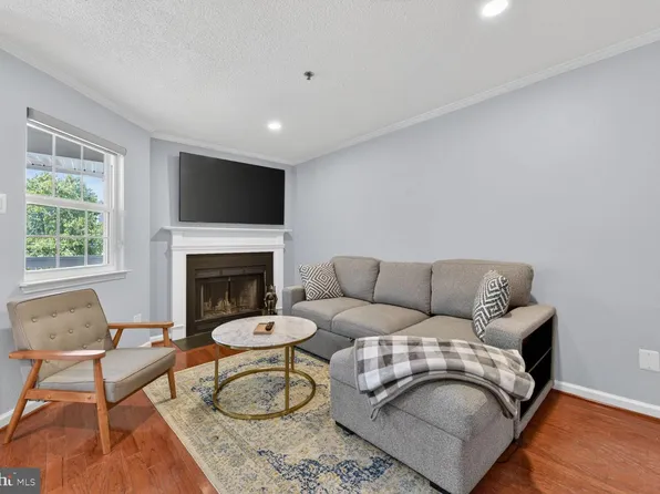 1524 Lincoln Way APT 416, McLean, VA 22102