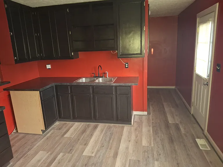 5439 Gerald Dr — Photo 7