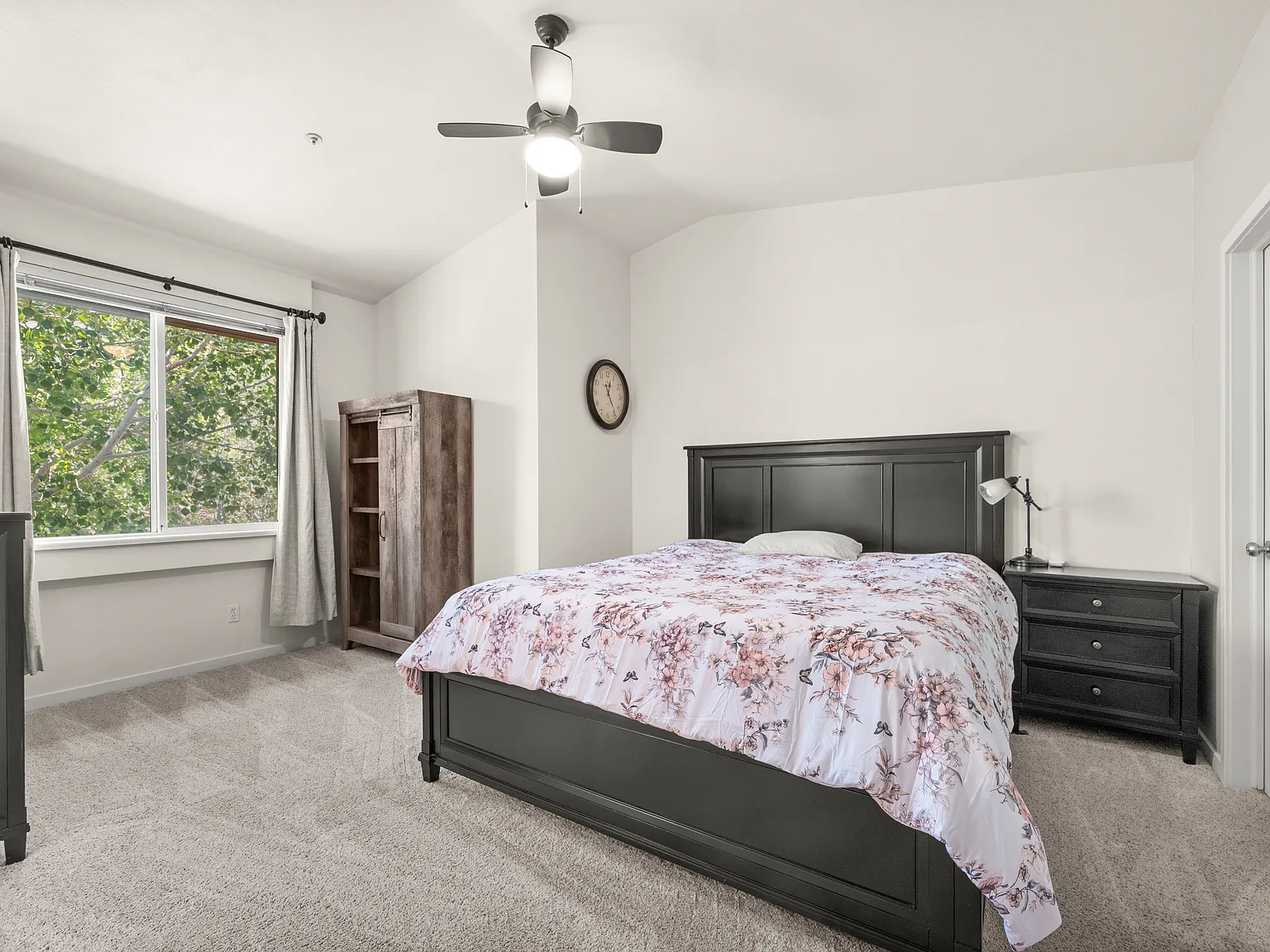 3 bed, 1326 sqft, $3,500 — Photo 3