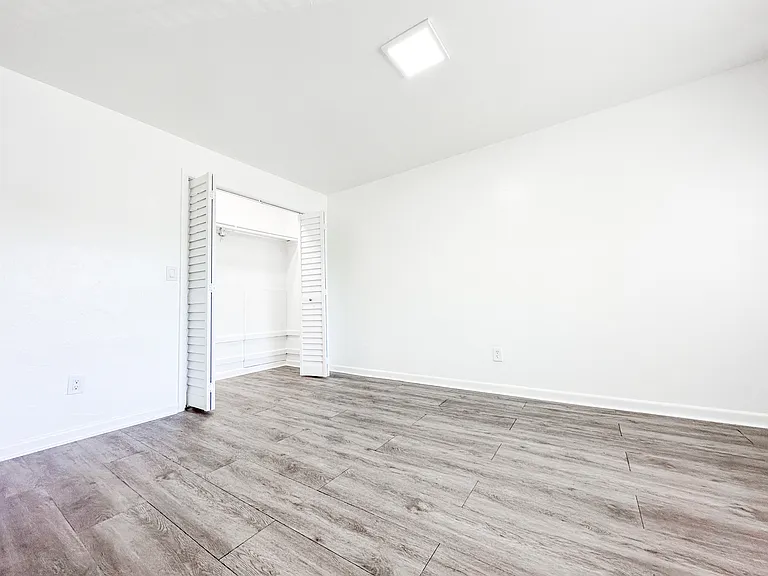 521 S Federal Hwy #6 — Photo 12