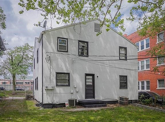 2nd image of 3611 Central St