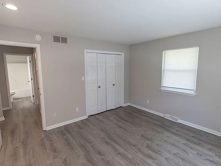 1913-1915 Greenleaves Ct — Photo 53