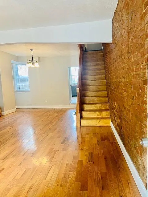 4 bed, 1.5 bath, 1408 sqft, $2,200 — Photo 2