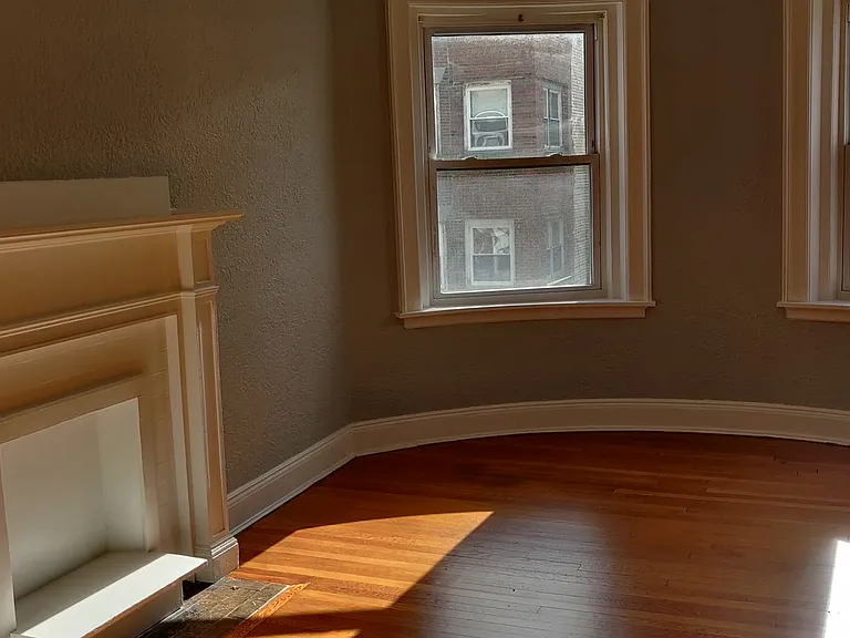 39 Boulevard Ter #3 — Photo 3
