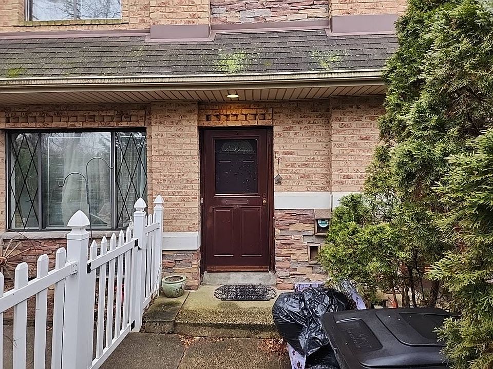 1st image of 110 North Dr