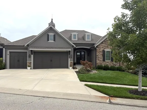 17225 Bradshaw St, Overland Park, KS 66221