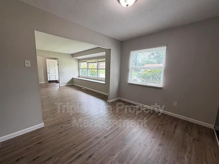 2372 Rockymont Dr — Photo 13