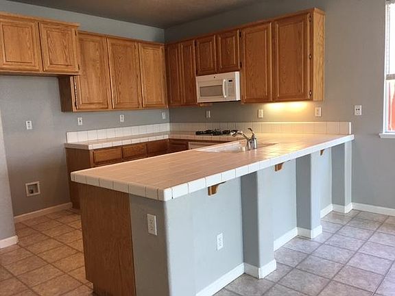 4th image of 226 Oxburough Dr