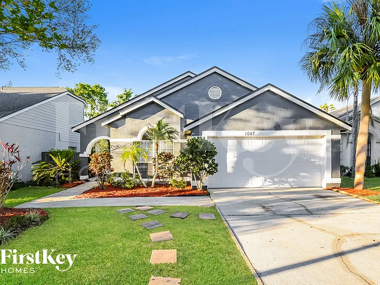 1047 Whittier Cir — Photo 1
