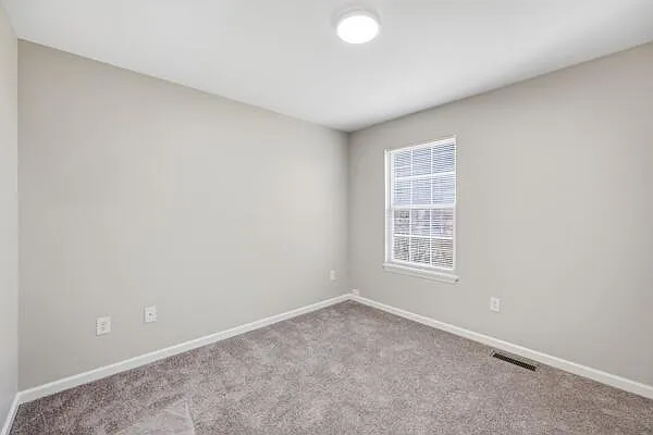 305 Lake St #18 — Photo 8