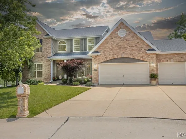 3133 Cambridge Pointe Dr, Saint Louis, MO 63129