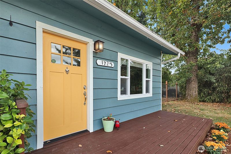 2nd image of 1725 Skagit Street