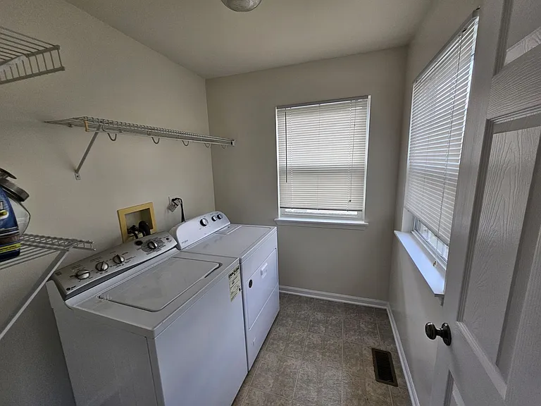 1424 Prescott Dr — Photo 12