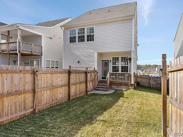 16913 Thornapple Run — Photo 10