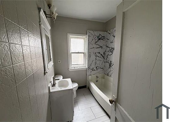 1st image of 3410 Desota Ave #Up