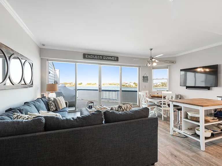 250 Dune Rd #116 — Photo 4