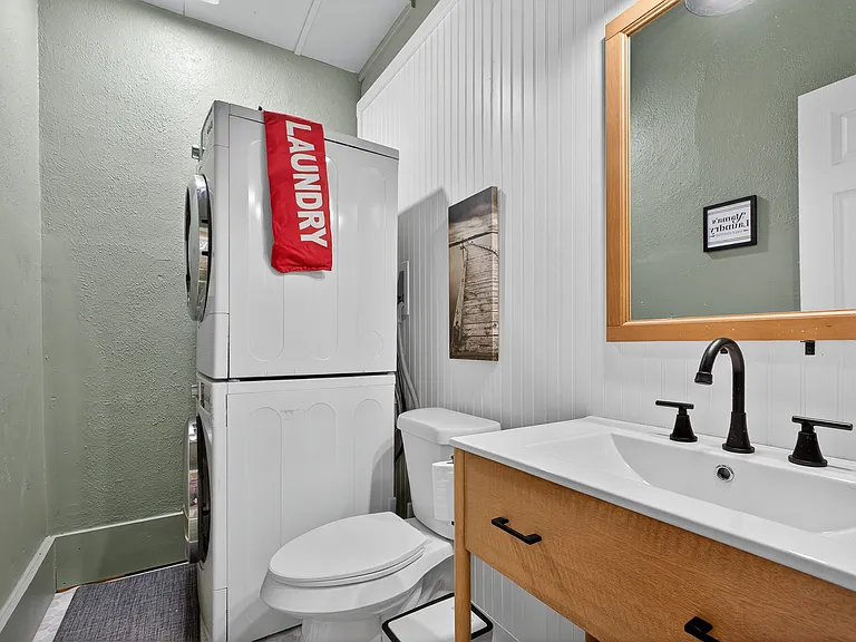 700 Broadway Ave NW #1 — Photo 30