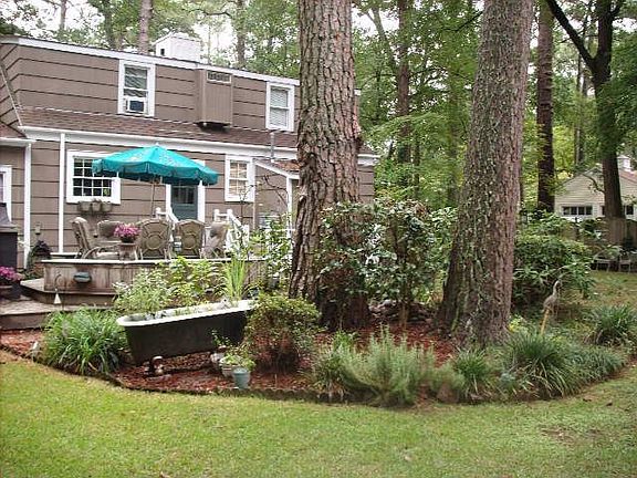 Extensive Landscaping