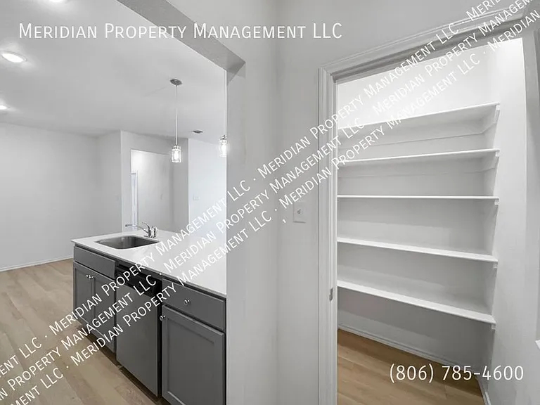5506 Itasca St #B — Photo 7