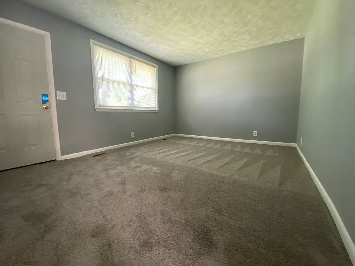 Building Photo - 804 Powder Horn Dr