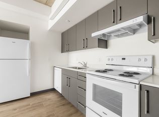 Alder 9, Portland, OR 97214