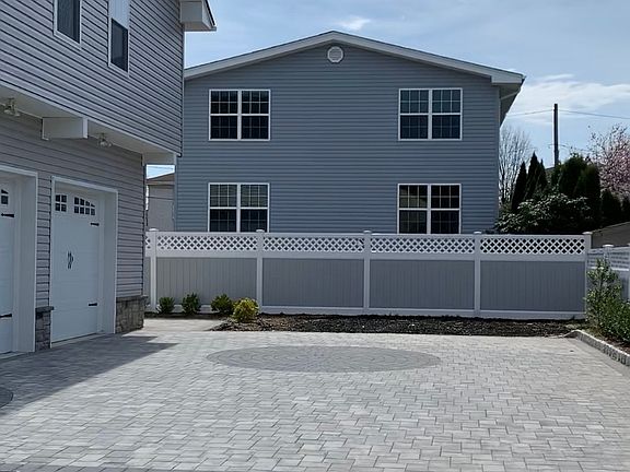 Garage & Driveway Parking