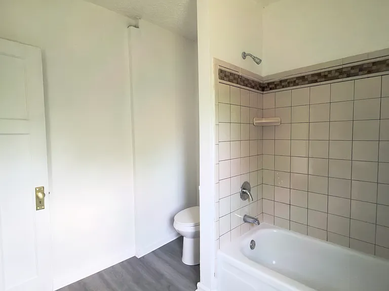 5406 Iroquois St — Photo 8