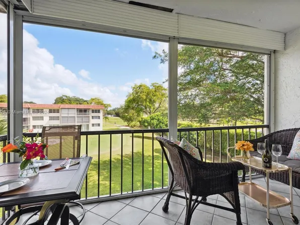 830 S Hollybrook Dr APT 302, Hollywood, FL 33025