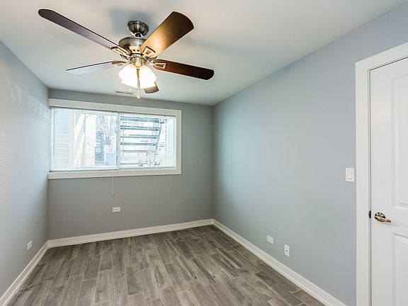 4th image of 1617 N Maplewood Ave #1F
