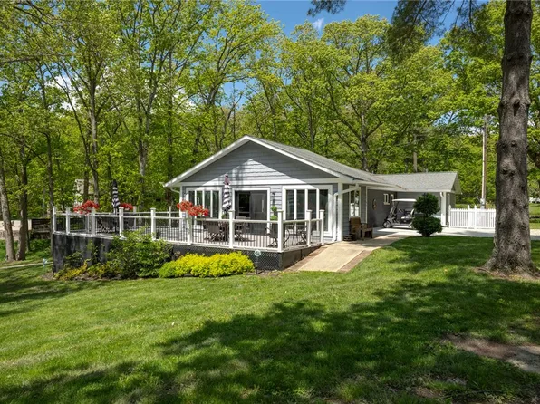 14704 N Court One, Effingham, IL 62401