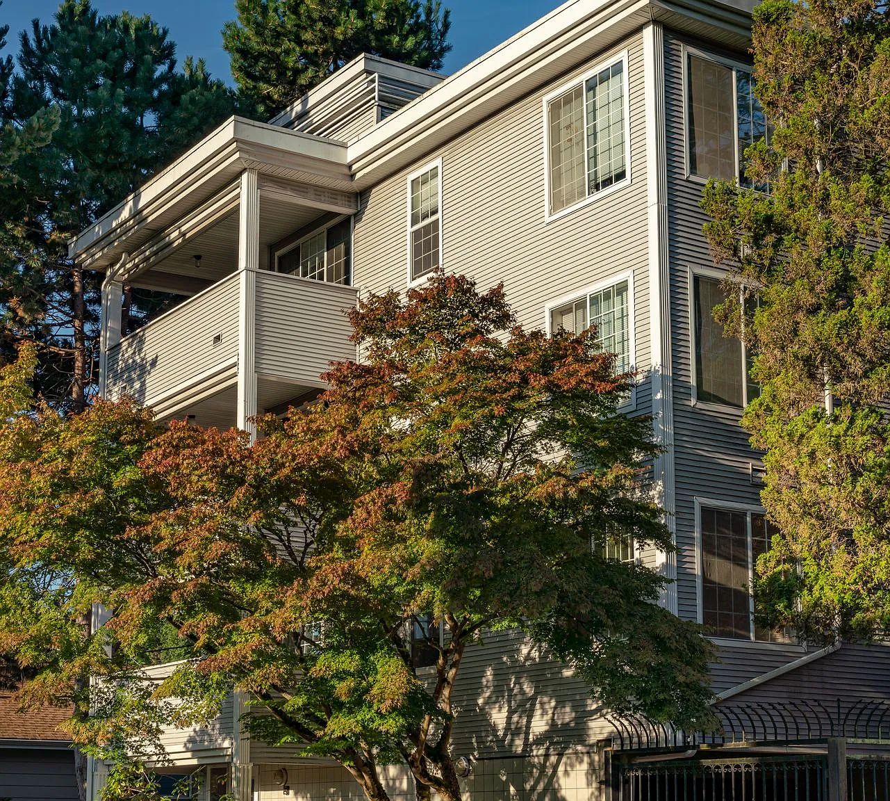 5307 Live Close To University Village And Uw! — Photo 2