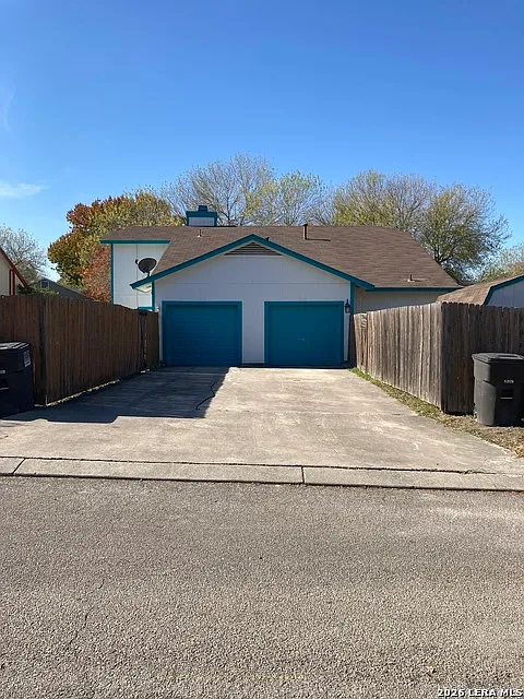 2 bed, 1.0 bath, 900 sqft, $1,250 — Photo 2